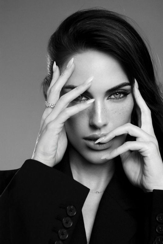 JESSICA LOWNDES - Instagram Photos 10/27/2025