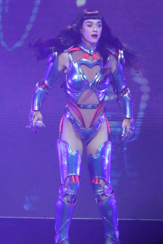 KATY PERRY Performs at The Utilita Arena in Birmingham 10/11/2025