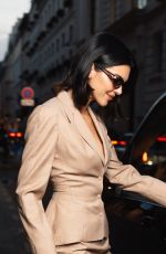 KENDALL JENNER Leaves Her Hotel for Dinner in Paris 10/01/2025