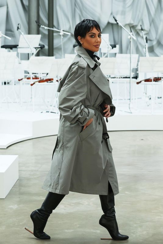 KIM KARDASHIAN Arrives at Maison Margiela Show at Paris Fashion Week 10/04/2025