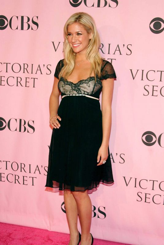 KRISTIN CAVALLARI at 11th Victoria