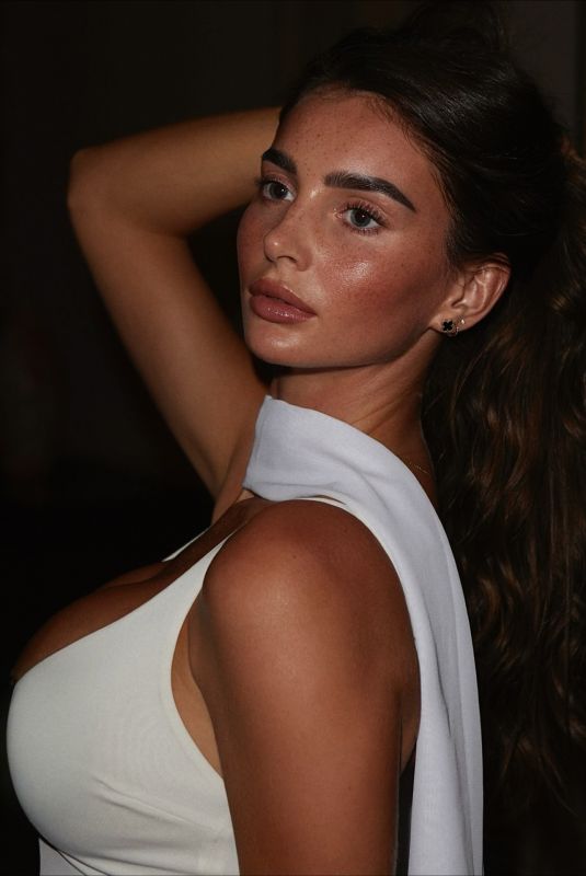MADDY CHEARY – Instagram Photos 10/23/2025