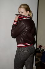 MELISSA JOAN HART at The Cabana Beauty Buffet 09/21/2002