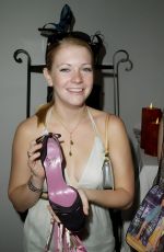 MELISSA JOAN HART at The Cabana Beauty Buffet 09/21/2002