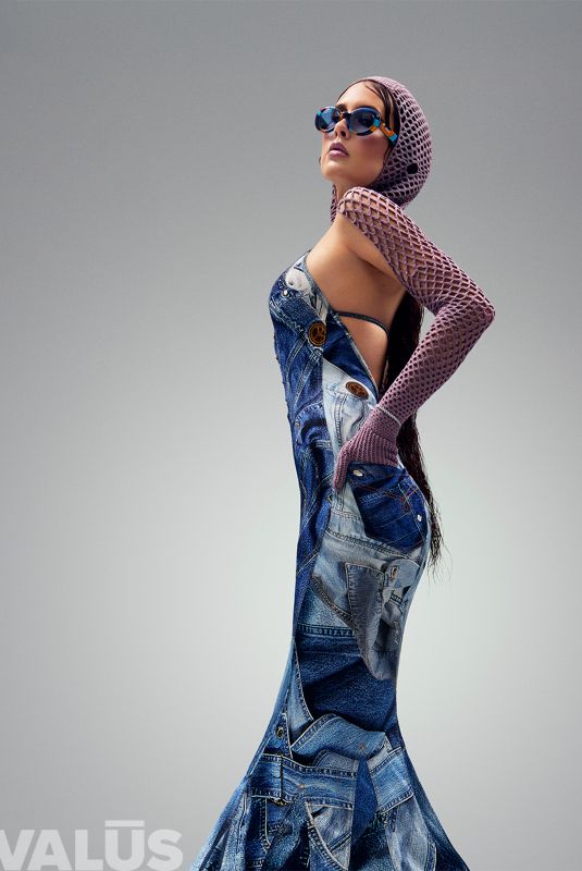 MIMI WEBB for Valus Magazine Issue No. 1, Autumn 2025