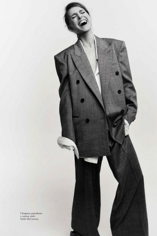 NATALIE PORTMAN in Elle Spain, November 2025