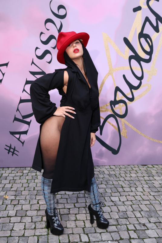 NATHY PELUSO at Vivienne Westwood Womenswear Spring/Summer 2026 Show at Paris Fashion Week 10/04/2025