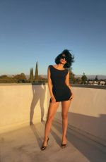 NAZANIN MANDI - Instagram Photos 10/08/2025
