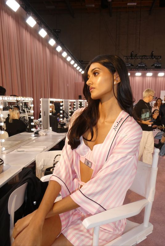 NEELAM GILL in the Backstage at Victoria’s Secret Fashion Show 2025 in New York City 10/15/2025