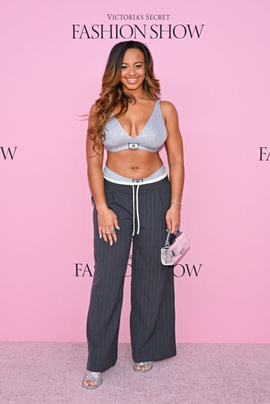 NIA SIOUX at 2025 Victoria