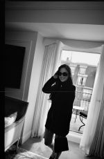 OLIVIA MUNN - Instagram Photos and Video 10/13/2025