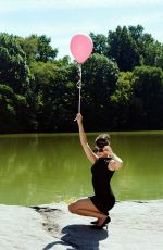 PAIGE DESORBO for The Zoe Report, October 2025