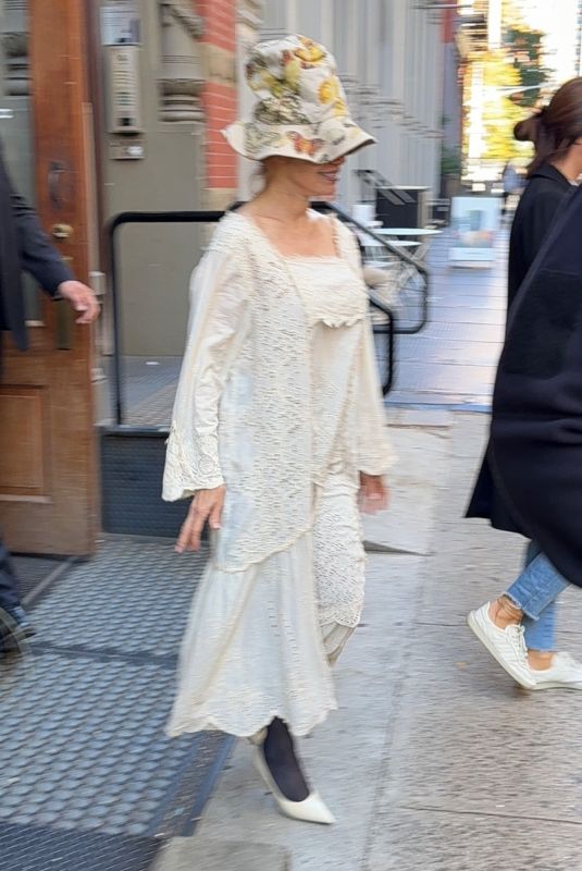 PAMELA ANDERSON Leaves Her Pop-up in New York 10/25/2025