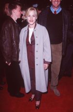 PATRICIA ARQUETTE at Scream 2 Premiere in Los Angeles 12/10/1997