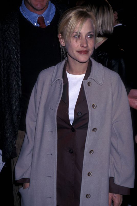 PATRICIA ARQUETTE at Scream 2 Premiere in Los Angeles 12/10/1997