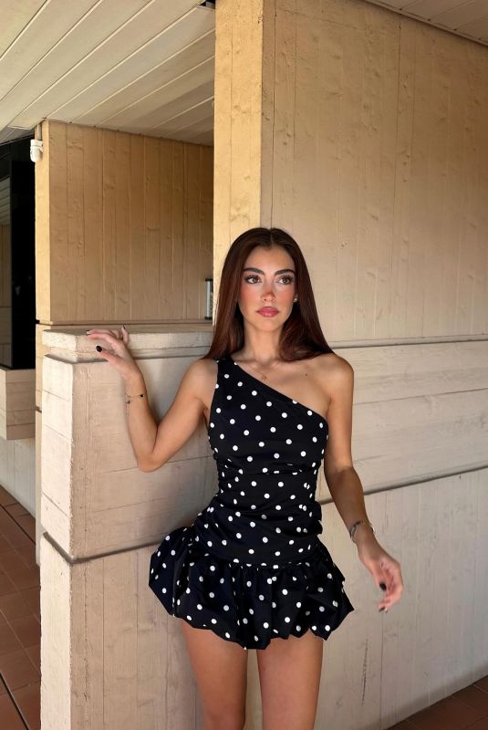 PAULA POLONIO - Instagram Photos 10/19/2025