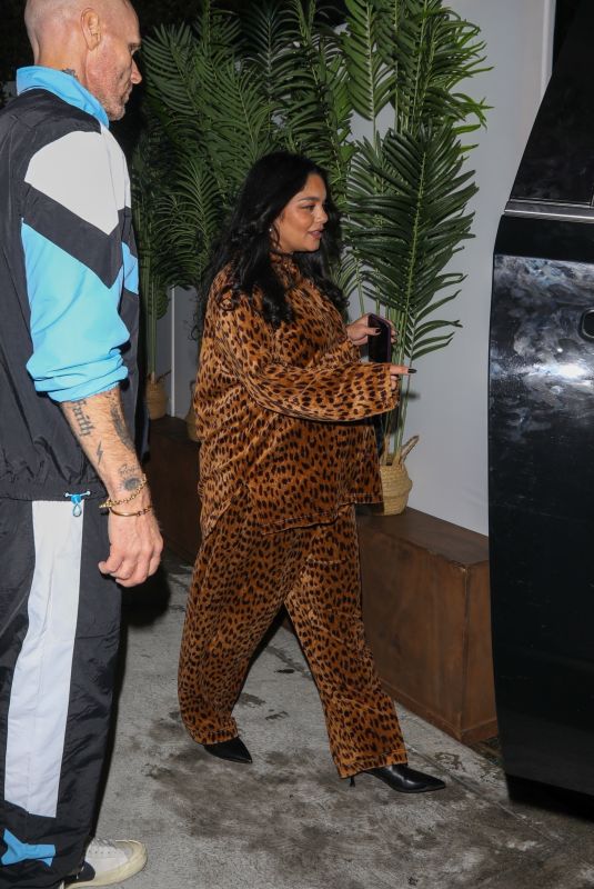 Pregnant VANESSA HUDGENS Arrives at Glen Powell