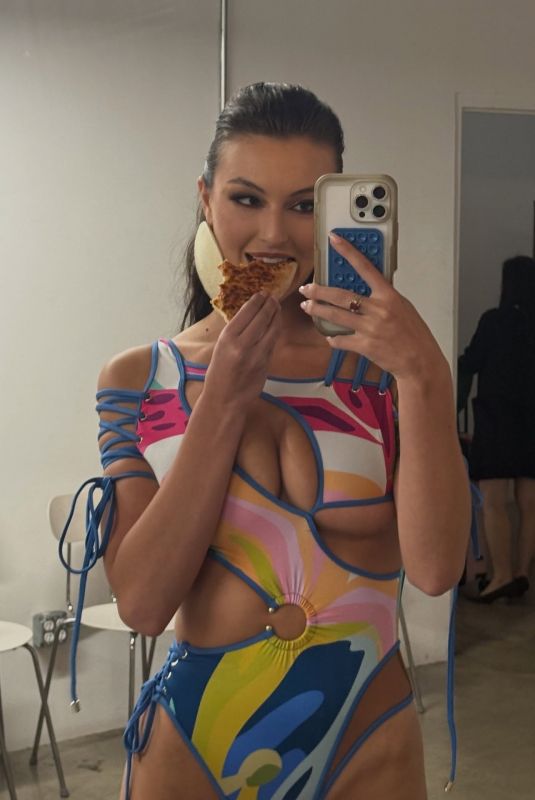 RACHEL PIZZOLATO - Instagram Photos and Videos 10/22/2025