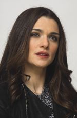 RACHEL WEISZ - The Lovely Bones Press Conference Portraits 12/08/2009