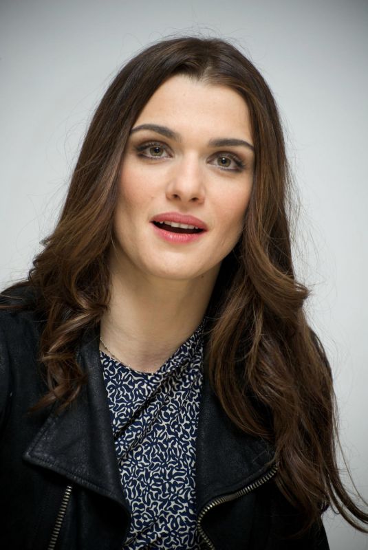 RACHEL WEISZ - The Lovely Bones Press Conference Portraits 12/08/2009