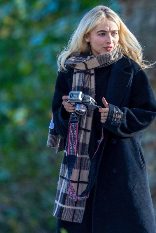 SABRINA CARPENTER Out with Friends at Prospect Park in Brooklyn 10/27/2025