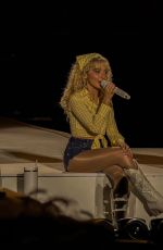 SABRINA CARPENTER Performs at Austin City Limits Festival, October 2025