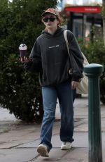 SADIE SINK Grabs a Smoothie on a Walk Around Notting Hill in London 10/09/2025