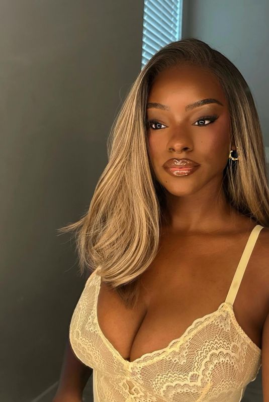 SAVANNAH PERKINS - Instagram Photos 10/13/2025