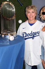 SYDNEY SWEENEY at Game 4 of 2025 World Series Between Toronto Blue Jays and Los Angeles Dodgers in Los Angeles 10/28/2025