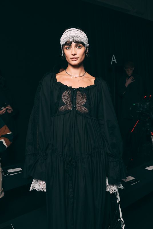 TAYLOR HILL at Ann Demeulemeester Fashion Show at PFW in Paris 10/04/2025