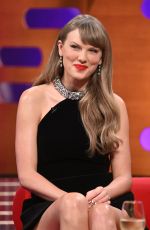 TAYLOR SWIFT at Graham Norton Show 10/03/2025