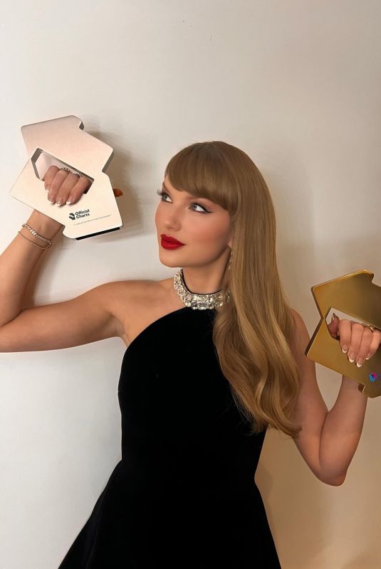 TAYLOR SWIFT for Official Charts UK, October 2025