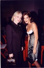 TORI SPELLING at Scream 2 Premiere in Los Angeles 12/10/1997