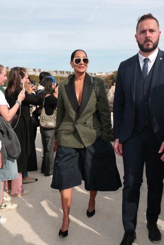 TRACEE ELLIS ROSS Arrives at Christian Dior Fashion Show at Paris Fashion Week 10/01/2025