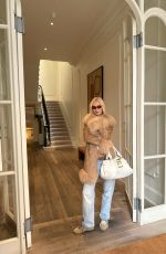 VICTORIA TURNER - Instagram Photos 10/07/2025
