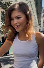 ZENDAYA Greets Ffans During Paris Fashion Week in Paris 09/30/2025