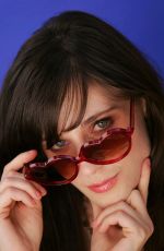 ZOOEY DESHANEL - Toronto International Film Festival Portraits 09/11/2005