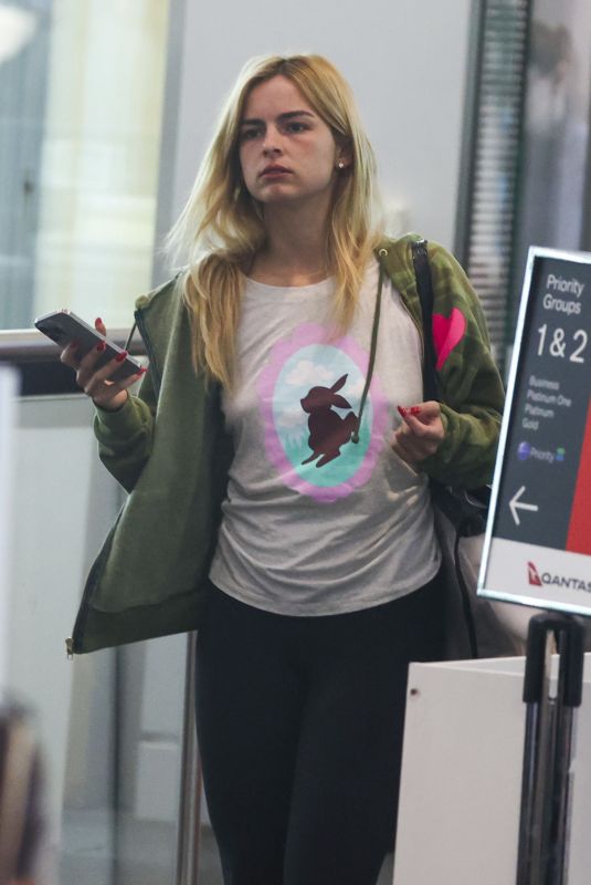 ADDISON RAE Arrives at Sydney Airport in Sydney 11/15/2025