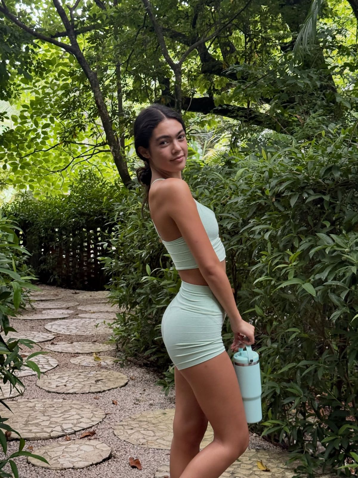 alana-kern-instagram-photos-11-05-2025-hawtcelebs