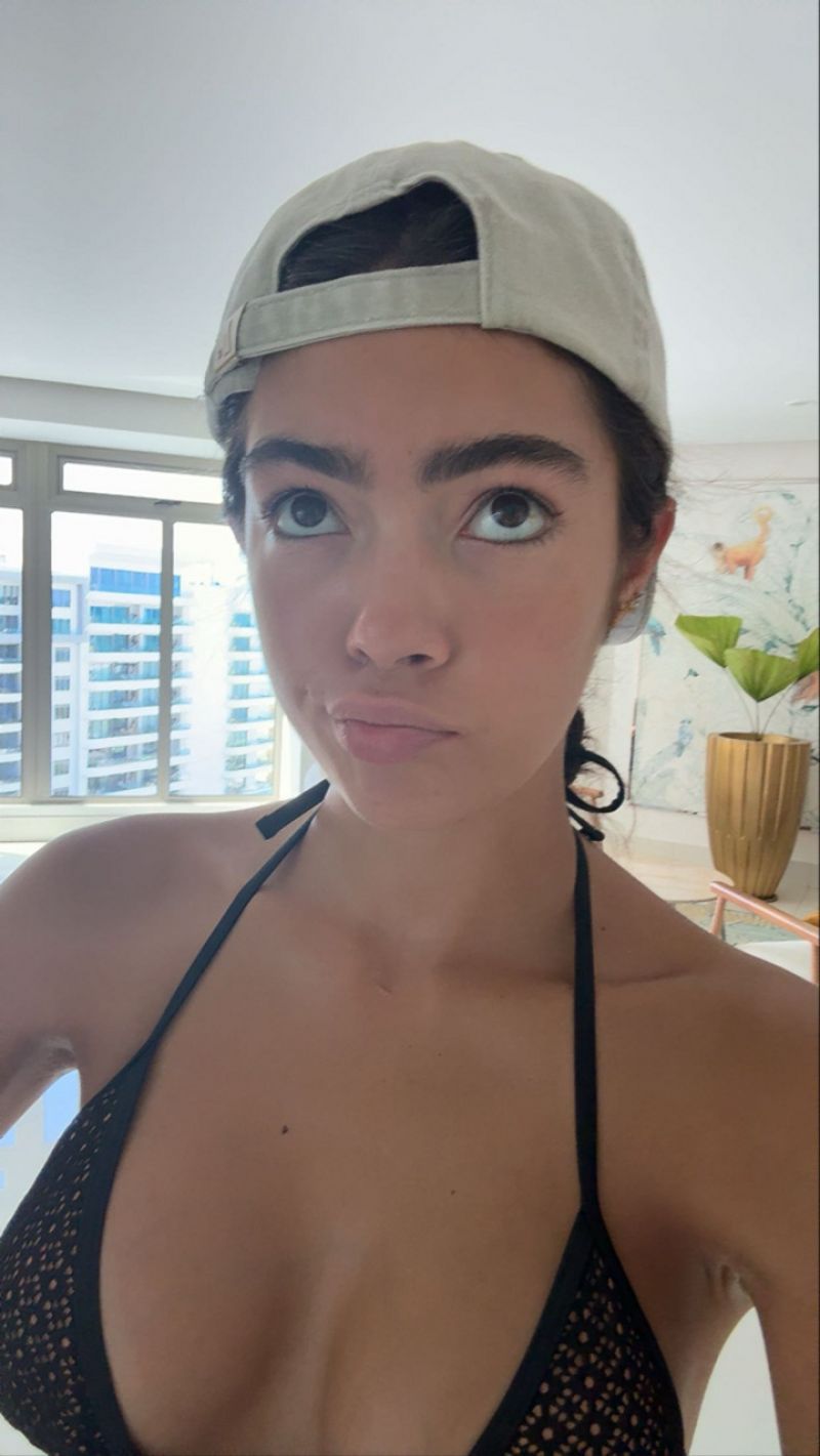 alana-kern-instagram-photos-and-video-11-13-2025-hawtcelebs