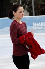 ALEXANDRA PAULINE SASHA COHEN Ice at Santa Monica Holiday Event 12/06/2007