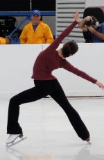 ALEXANDRA PAULINE SASHA COHEN Ice at Santa Monica Holiday Event 12/06/2007