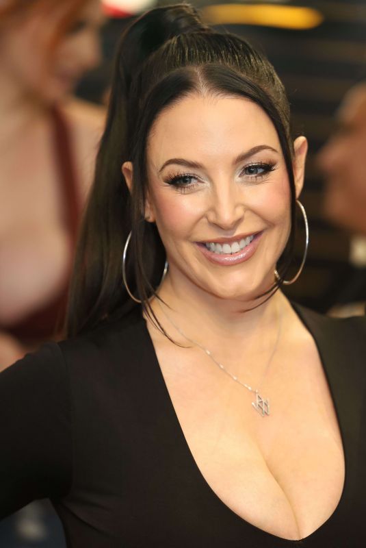 ANGELA WHITE at Brazzers Pop-up Gift Shop in New York City 11/09/2025