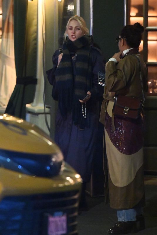 ANNASOPHIA ROBB and ISA BRIONES Out for Dinner at Cafe Cluny in New York City 11/11/2025