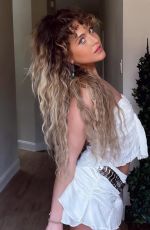 ANNE WINTERS - Instagram Photos 11/15/2025