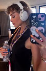 ANNE WINTERS - Instagram Photos 11/15/2025
