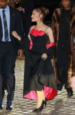 ARIANA GRANDE Arrives Paris Opera in Paris 11/07/2025