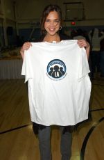 ARIELLE KEBBEL at 1st Annual Thanksgiving Dinner in Watts in Los Angeles 11/20/2007