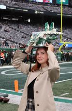 BAILEE MADISON at Cleveland Browns Vs New York Jets Game 11/09/2025