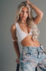 BROOKLYN RILEY - Instagram Photos 11/05/2025
